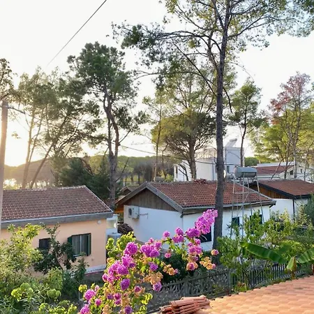 92 Hébergement de vacances Golem (Tirana)